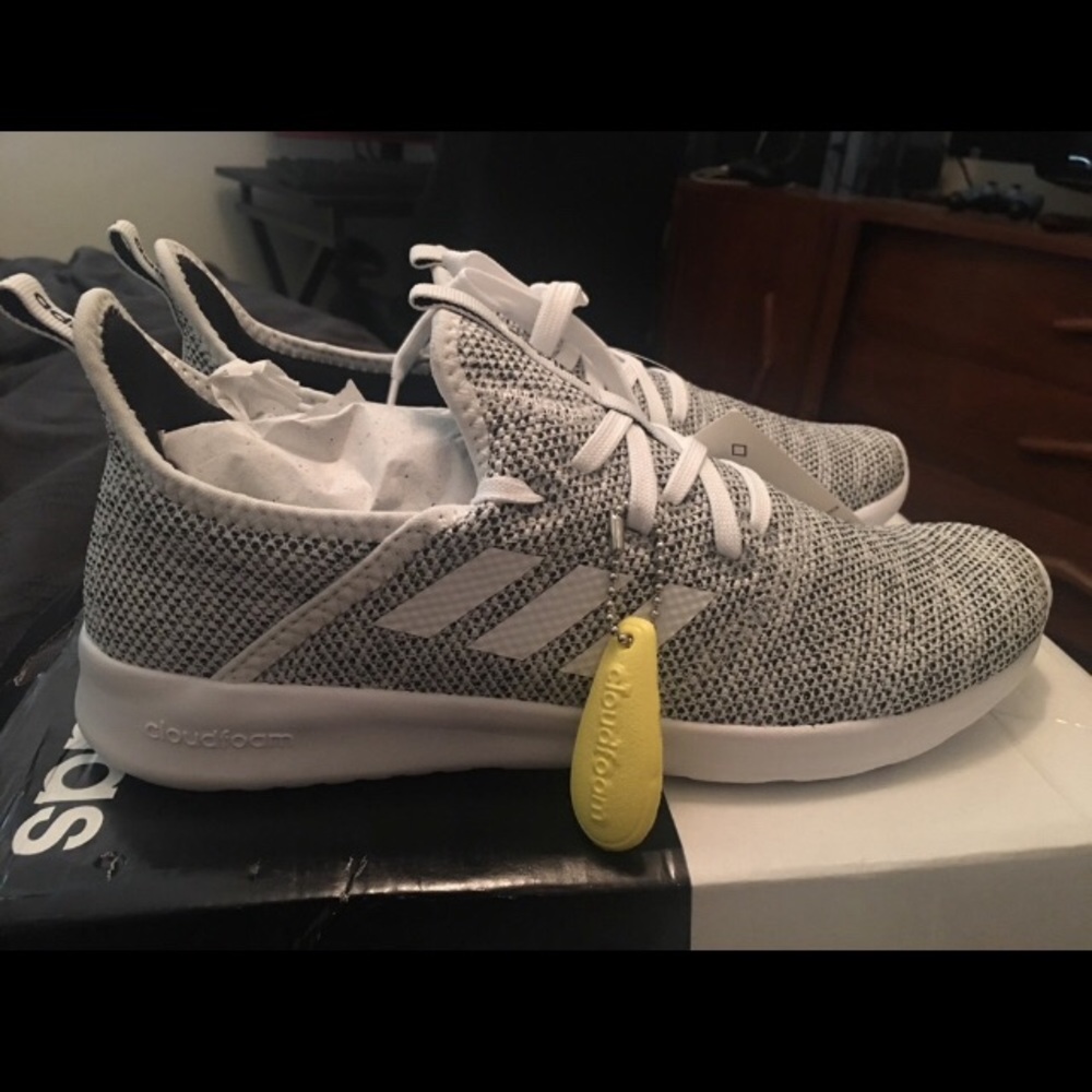 Women’s Adidas Cloudfoam Sneakers 7.5